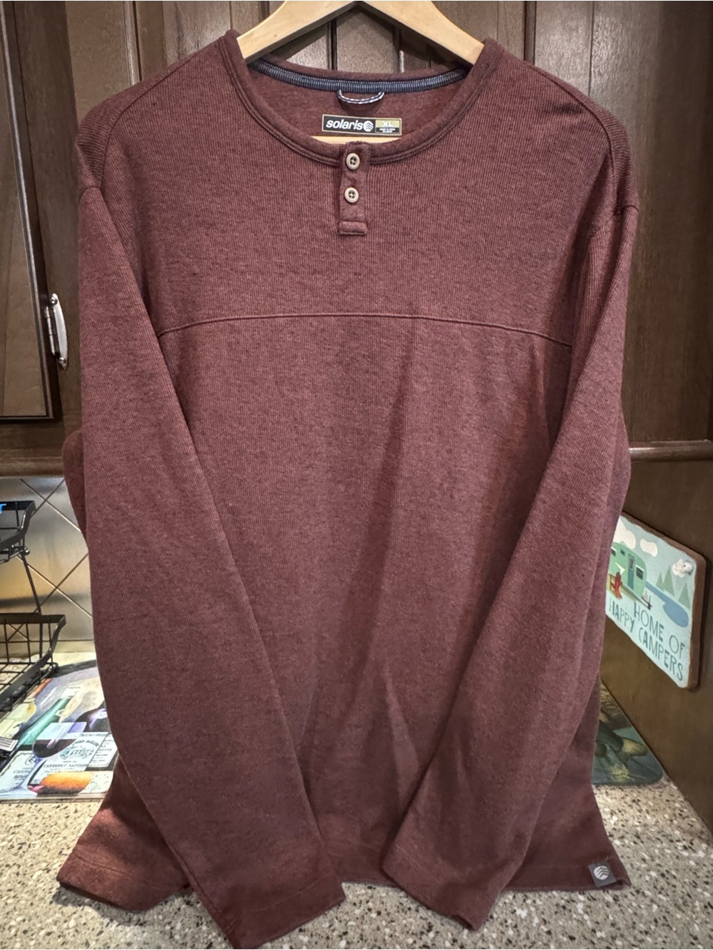 Solaris Men's Long-Sleeve Henley Sweatshirt in Maroon